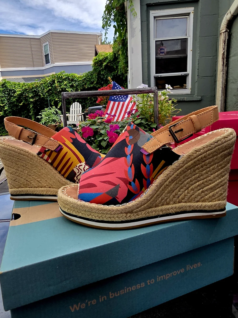 TOMS Multicolor Floral Print Espadrille Wedge Sandals with Tan Ankle Strap - Picture 3 of 3